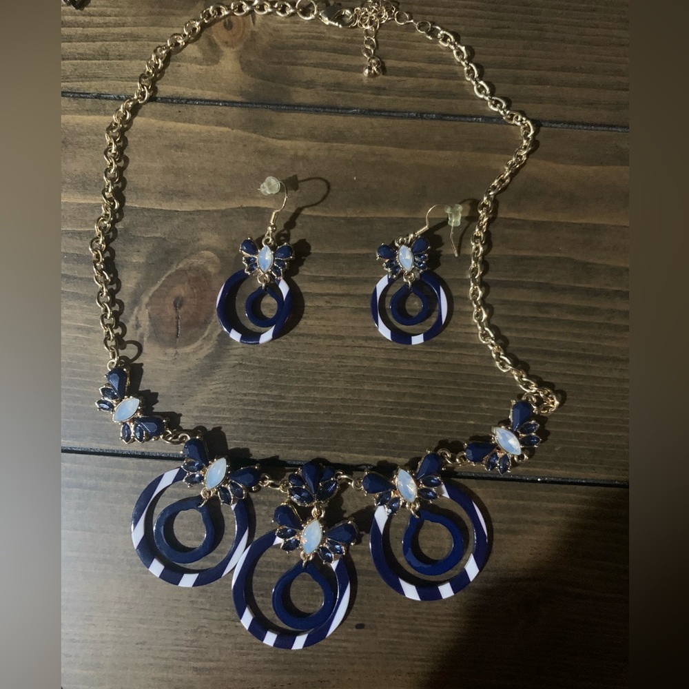Necklace and earrings set